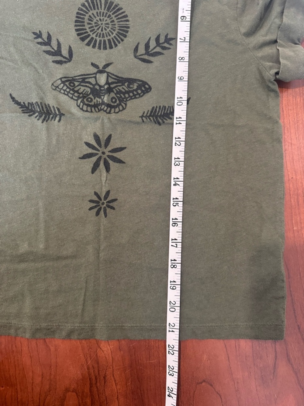 Hand Printed a new day Olive Green Short Sleeve Tee with Black Moth 🍃 Size S - Picture 6 of 6